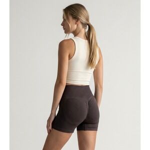 NEW Active Classic Seamless Scrunch Shorts Espresso Brown Size Medium  Athletic